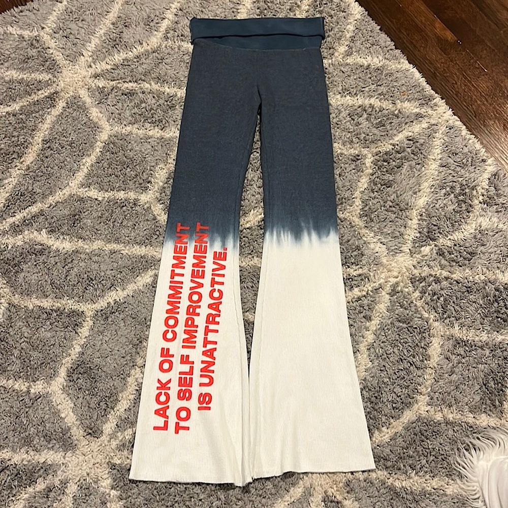 BOYS LIE: Small sweatpants. Amazing material and fit the body very well!